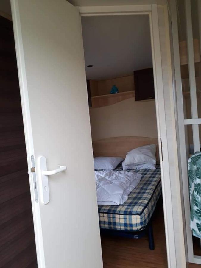 Stacaravan 4Pers In Bredene Met Eigen Tuintje 2449 Zewnętrze zdjęcie
